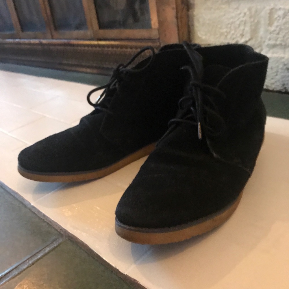 TOMS Suede Lace Up Booties